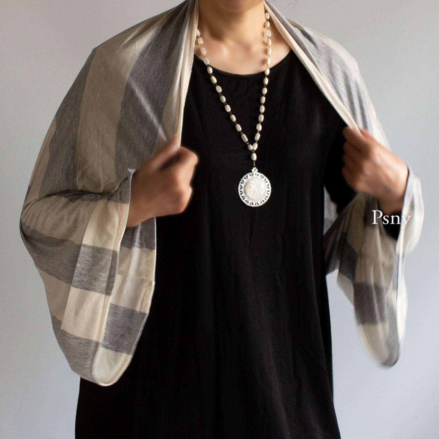 Sleeve Stole Cream & Grey Stripes Soft & Soft 材料肩帶袖斗篷 SS01
