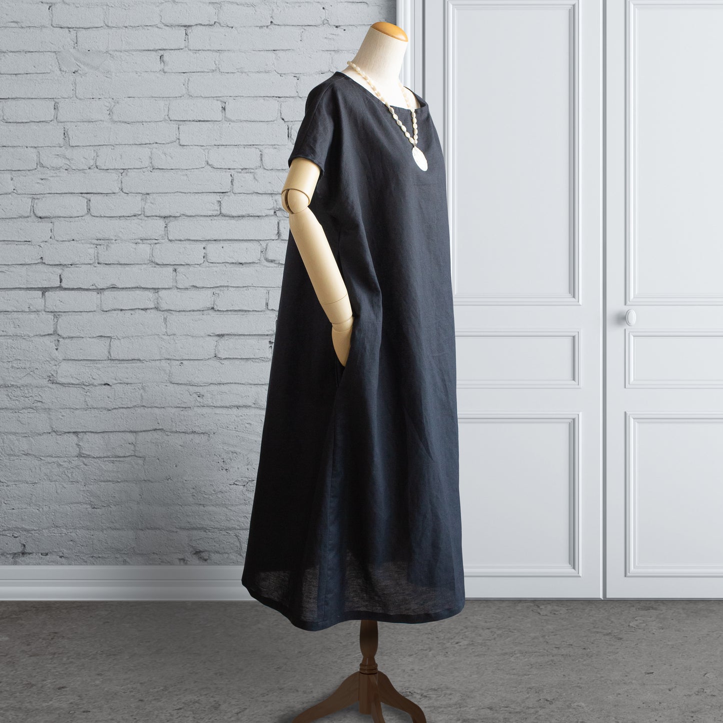 Linen サイドタック フレンチスリーブ ドレス｜ブラック