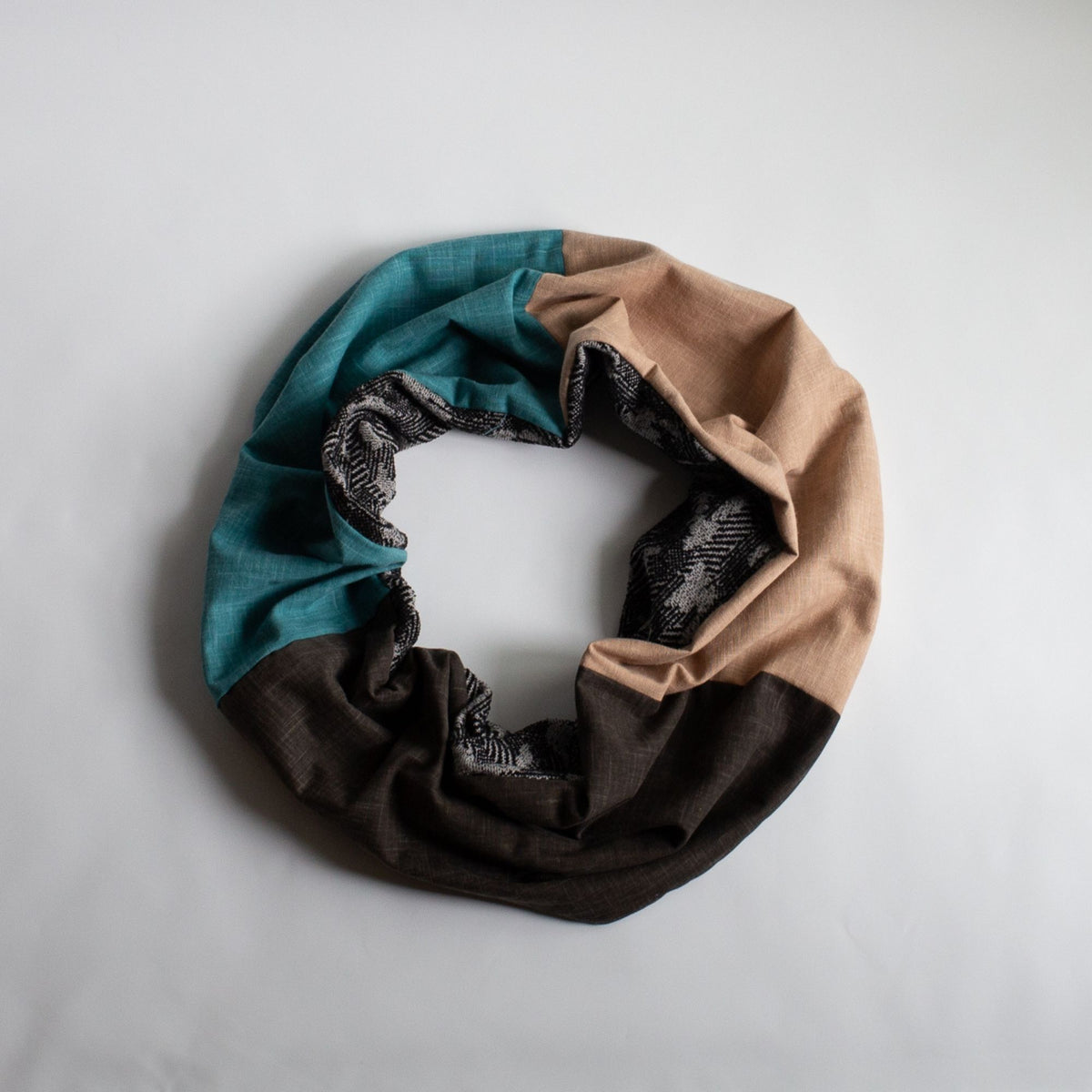 Jacquard Knit Snood Black Design &amp; 3 Color Peacock Brown Beige SD05