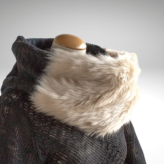 White Eco Fur &amp; Black Aran Pattern Knit and Circle Dot Snood Fake Fur Adult Coord SD17