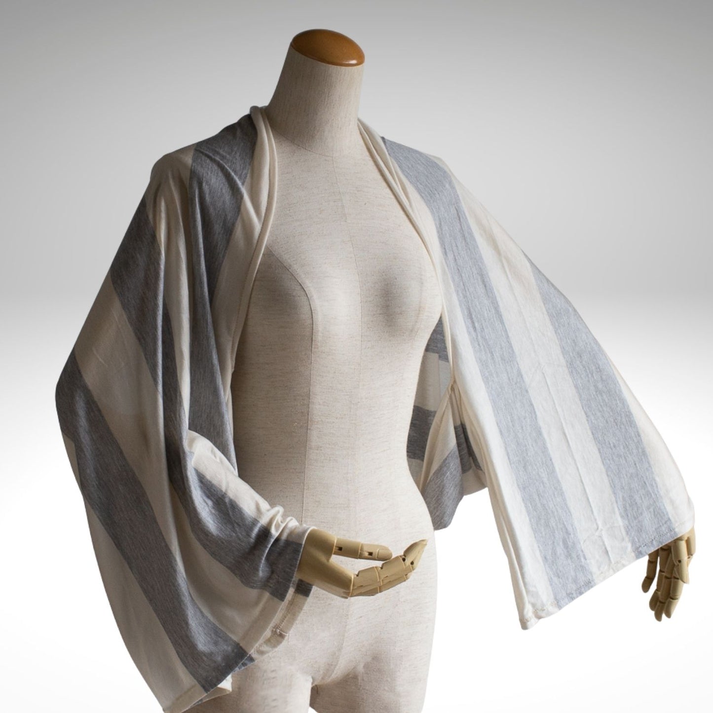 Sleeve Stole Cream &amp; Grey Stripes Soft &amp; Soft 材料肩帶袖斗篷 SS01