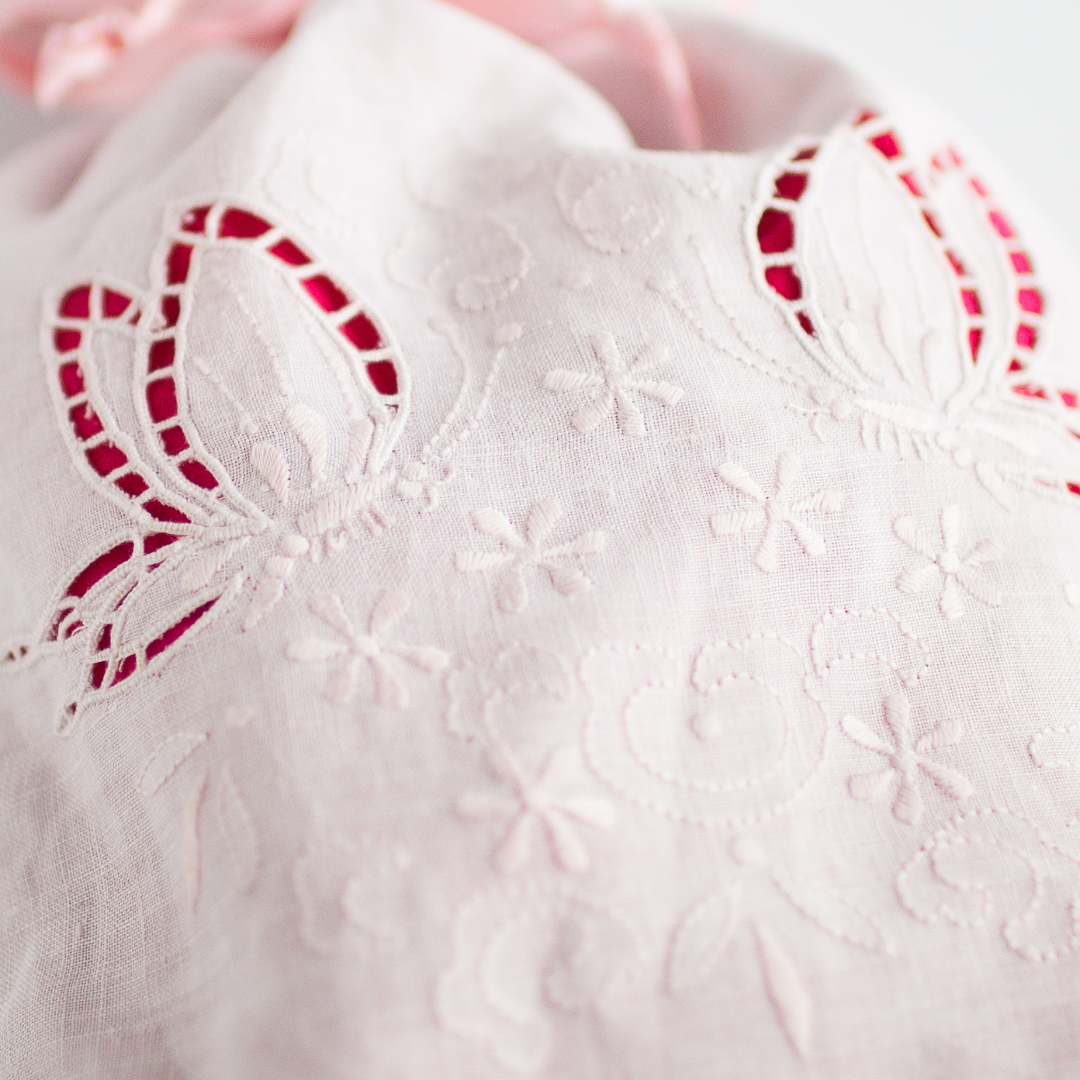 Hand-embroidered drawstring bag Swato embroidery BG14